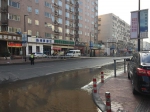 目前仍在抢修！郑州街头一自来水管道爆管，纬二路、经四路方向供水将受影响 - 河南一百度