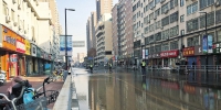 街头自来水管道爆管 郑州纬二路经四路沿线供水受影响 - 河南一百度