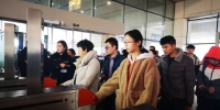 今起，郑州东站开启刷身份证乘车模式 - 河南一百度
