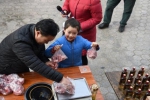 郑州“羊肉哥” 连续9年给困难家庭送羊肉 - 河南一百度