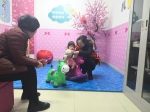 郑州汽车东站开放母婴室，小孩可睡婴儿床、玩木马…… - 河南一百度