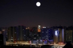 中午的超级红月亮，晚上的超级圆月亮，郑州高清实拍图来了! - 河南一百度