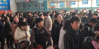 郑州汽车总站今日迎来春节前客流高峰，已发送旅客1万多人次 - 河南一百度