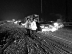 雪夜 河南高速路警护送数千滞留车辆过境 - 河南一百度