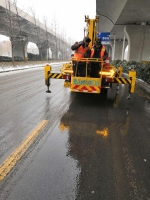 大胆上路吧！降雪过后，郑州高架桥1100余处冰挂被清除 - 河南一百度