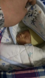 郑州火车站发现一名弃婴，父母怎么这般狠心！ - 河南一百度