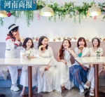 六个闺蜜“联手”在郑州开店，她们的大合照太温馨 - 河南一百度
