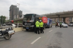 今天郑州早高峰，66辆大货车违规上高架被查 - 河南一百度