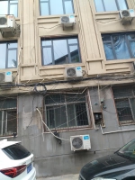 郑州一老旧小区改造把防盗窗改没了，居民质疑安全问题 社区回应 - 河南一百度