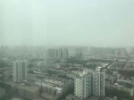 西北风裹着沙尘来袭，郑州天空颜色俩小时内从蓝白变灰黄 - 河南一百度