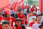 庆祝新中国成立70周年暨河南日报创刊70周年健步走活动举行 - 河南一百度