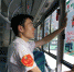 郑州“拒绝车窗抛物”主题车厢亮相街头 - 河南一百度