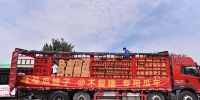 郑州大一新生中“壕”奖，15吨西瓜全送了公交司机 - 河南一百度