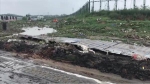 郑州女子疑被冲入下水道 航空港350余人先后赴现场救援 - 河南一百度