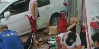郑州一轿车失控撞公交站牌致7人受伤，官方通报来了！ - 河南一百度