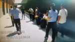 三名女子“买短乘长”运输香烟，被郑州铁警查获 - 河南一百度
