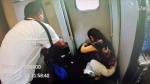 三名女子“买短乘长”运输香烟，被郑州铁警查获 - 河南一百度