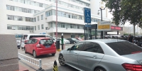 郑州人民医院停车位一位难求， 立体停车库却无法使用？ - 河南一百度