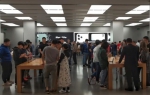 iPhone 11系列发售，价格下降，郑州有人早上排长队购机 - 河南一百度
