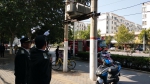 郑州街头变压器突然冒烟，多亏他们及时发现并报警 - 河南一百度