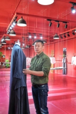 郑州服装设计师群像：从设计者到品牌创始人，在梦想与现实间搏击 - 河南一百度