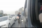 拦车乞讨、散发小广告…郑州警方出手严查：已有多人被拘留 - 河南一百度