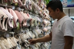 郑州一商户拖鞋标签印失踪儿童信息引争议，教授：没有什么实际意义 - 河南一百度