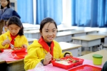 午餐在学校吃，娃由学校带！郑州全市中小学实施在校配餐也不远啦 - 河南一百度