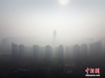 河南发布今冬首个大雾红色预警 能见度小于50米 - 中国新闻社河南分社