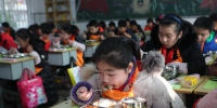 省内首家！郑州金水娃吃上“中央厨房+卫星厨房”的校内供餐 - 河南一百度