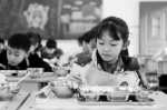 郑州市金水区开启在校午餐“中央厨房+卫星厨房”配餐模式 - 河南一百度