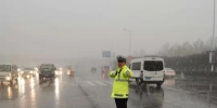 以雪为令!郑州交警启动恶劣天气应急预案 - 河南一百度