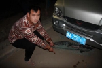 郑州80余辆车玻璃被砸，被抓时犯罪嫌疑人还在熟睡 - 河南一百度