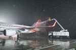 累积除雪93架次，郑州机场积极应对今年首次持续雨雪天气 - 河南一百度
