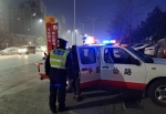 郑州七旬老人寒夜迷路高速，路政员将其安全护送到家 - 河南一百度