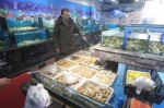 走访郑州海鲜市场：每斤258元的帝王蟹，春节前一个月能卖50吨 - 河南一百度