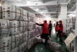湖北请签收！这些物资已从河南发货：22600件棉大衣、16500床棉被、2300张折叠床 - 河南一百度