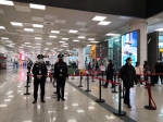 男子涉嫌销售假冒伪劣口罩，上飞机前被郑州机场警方抓获 - 河南一百度