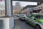 记者探访：郑州出租车逐步复工，乘客依旧太少，一天仅跑一两趟 - 河南一百度