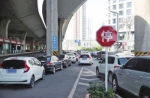 郑州有小区地下车库封闭市民停车遇难题 收到罚单车主喊冤 - 河南一百度