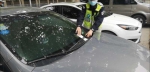 “郑州金达路僵尸车”追踪丨进展：违停车辆已被警方处罚，警方呼吁文明停车 - 河南一百度