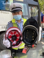 有“盔”不吃亏，郑州交警教你选购合格的安全头盔 - 河南一百度