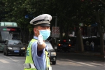 这个夏天，交警将口罩印在了脸上 - 河南一百度