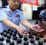 河南郑州警方打掉一吸食贩卖“笑气”犯罪团伙 - 中国新闻社河南分社