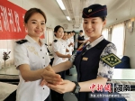 郑州 ：高姐礼仪培训 让旅客暑运出行体验更美好 - 中国新闻社河南分社