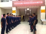 心疼！全身蚊子包、脚磨烂…郑州增援信阳部分消防员昨晚回郑 - 河南一百度