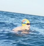 新乡横渡第一人：48岁“泳士”成功横渡琼州海峡！ - 河南一百度