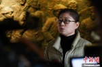 图为郑州二七纪念馆学术研究部主任庞倩华接受记者采访。　阚力 摄 - 中国新闻社河南分社
