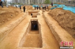 郑州考古发现四处墓葬 曾遭盗扰 - 中国新闻社河南分社