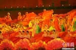 　图为中国洛阳牡丹文化节开幕式现场的舞蹈表演。　阚力 摄 - 中国新闻社河南分社